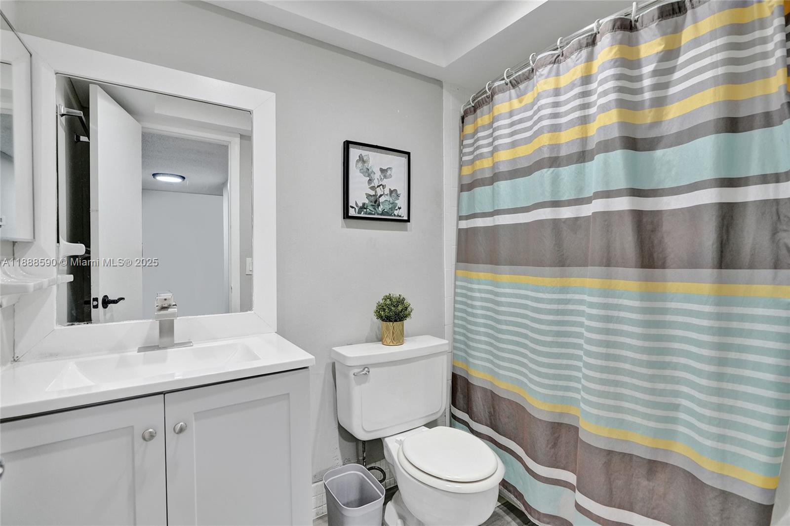LAUDERDALE - Residential Lease