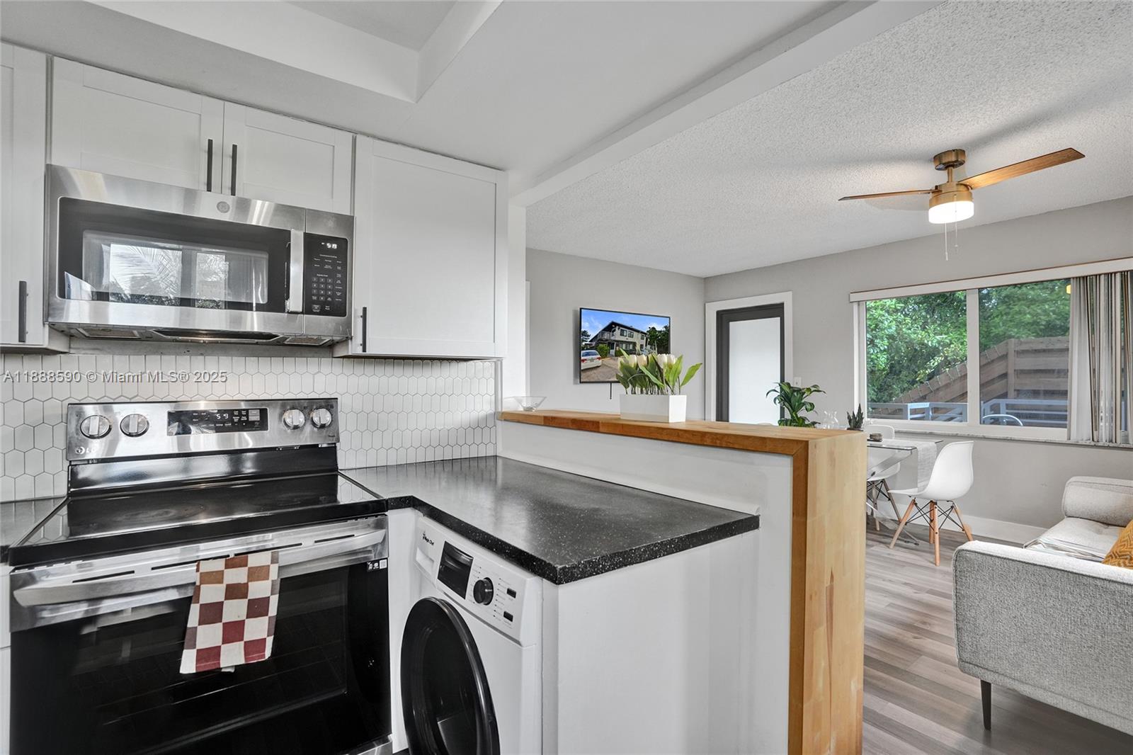 LAUDERDALE - Residential Lease