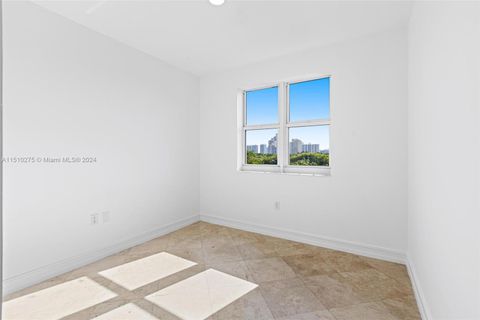 Condominium in Aventura FL 19900 Country Club Dr 16.jpg