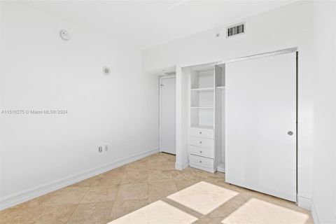 Condominium in Aventura FL 19900 Country Club Dr 17.jpg