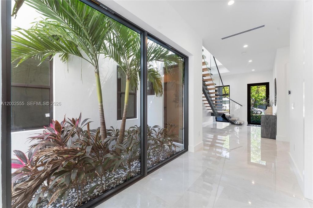 Photo of 1122 NE 10th Ave #B, Fort Lauderdale, FL 33304 (MLS # A12002555)