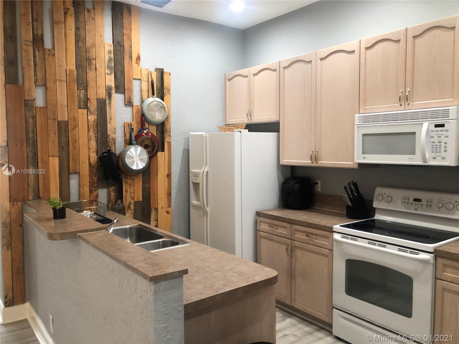 CANTERBURY AT QUANTUM VIL - Residential