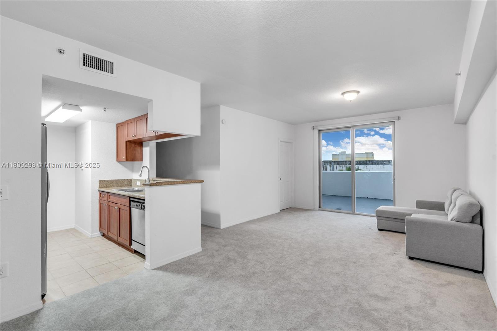 36 NW 6th Ave 402