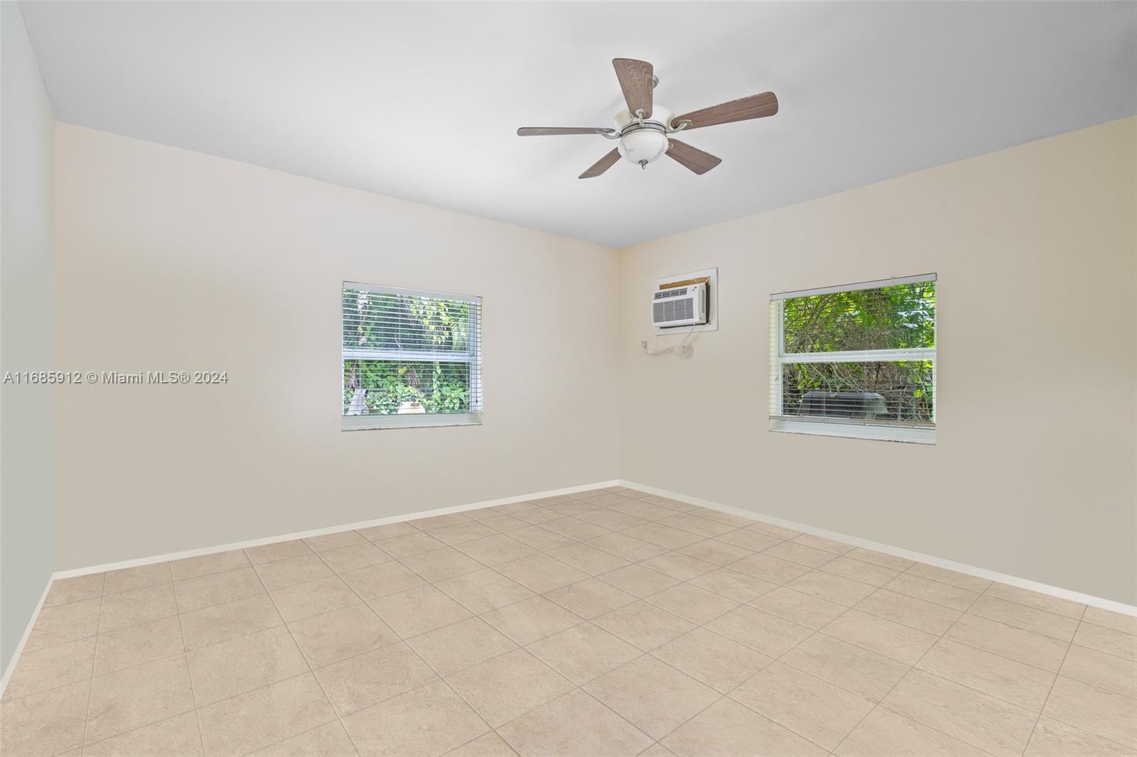 COLLINS ACRES - Residential
