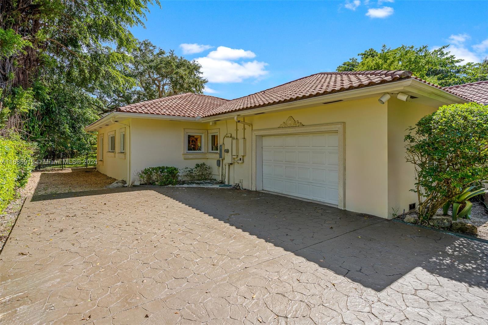 COLLINS ACRES - Residential