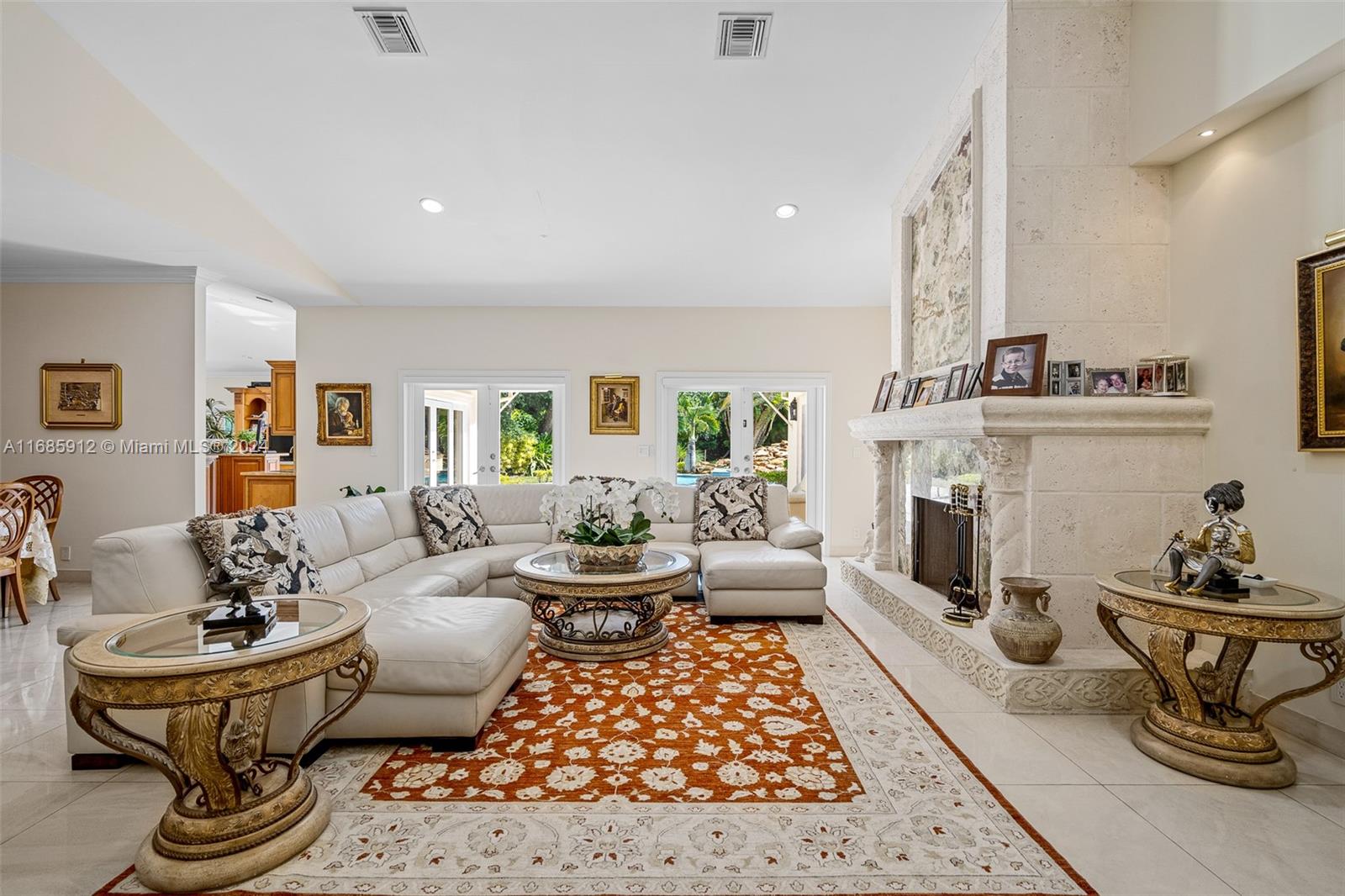 COLLINS ACRES - Residential