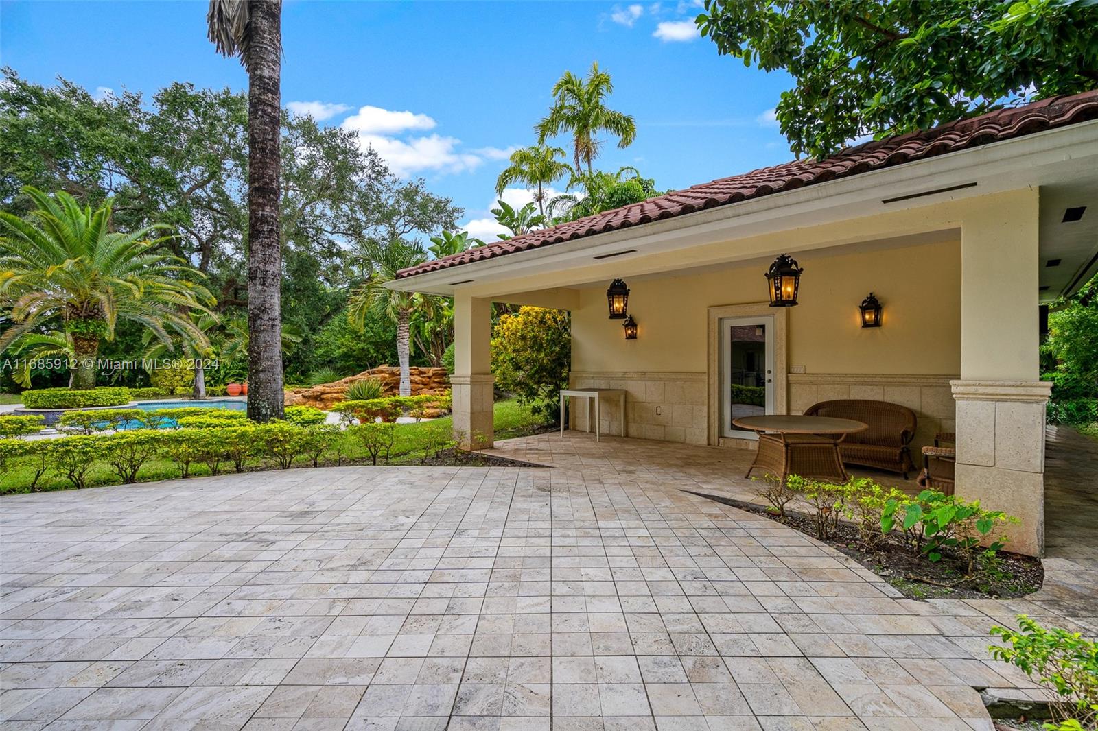 COLLINS ACRES - Residential