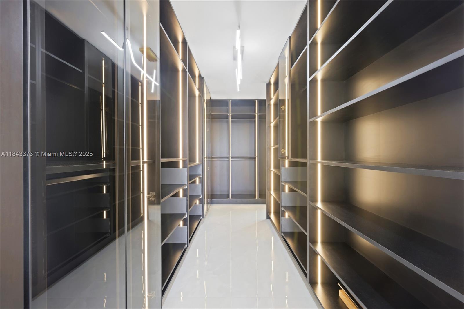 SOUTHPOINT CONDO - Residential