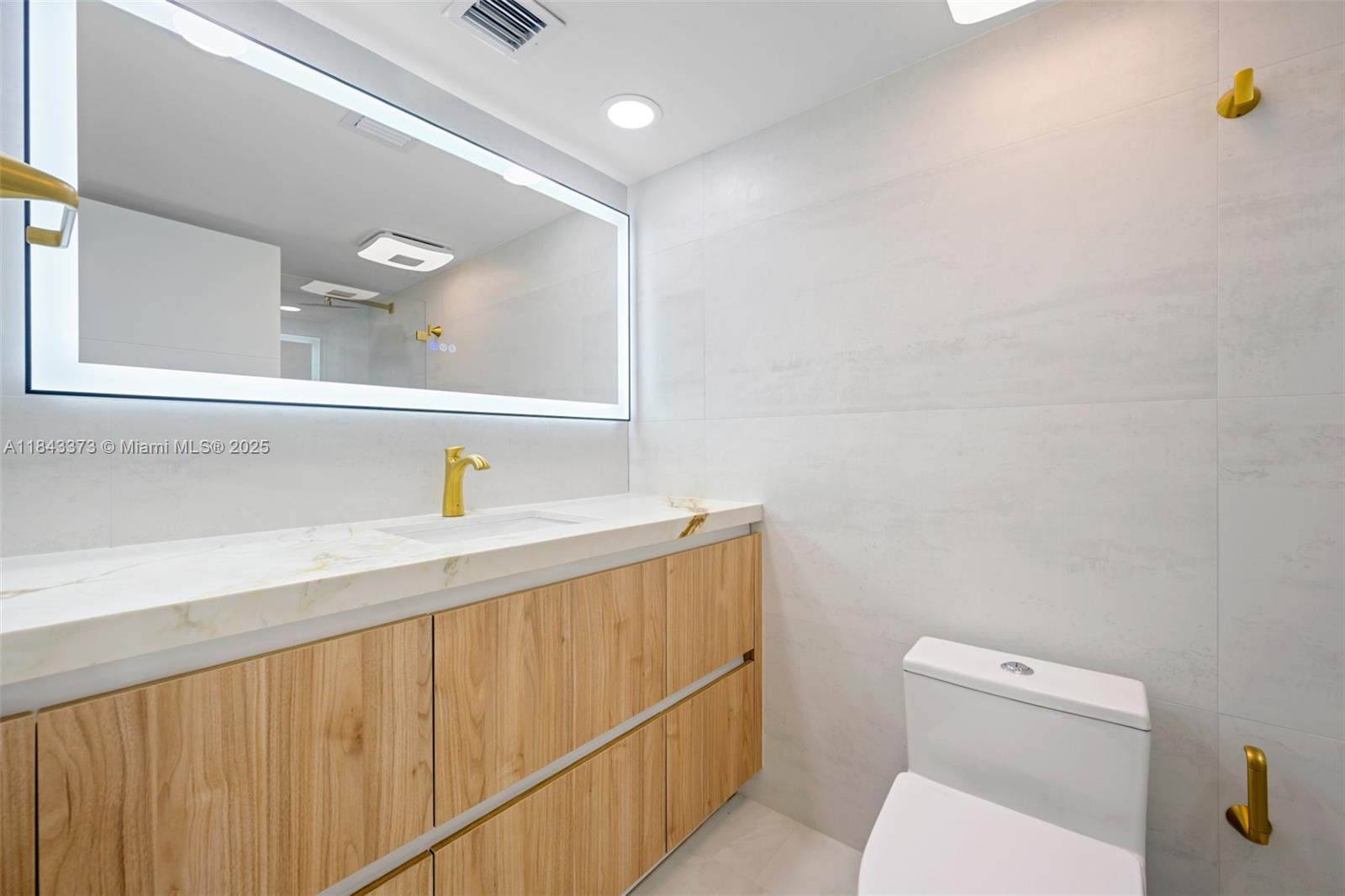 SOUTHPOINT CONDO - Residential