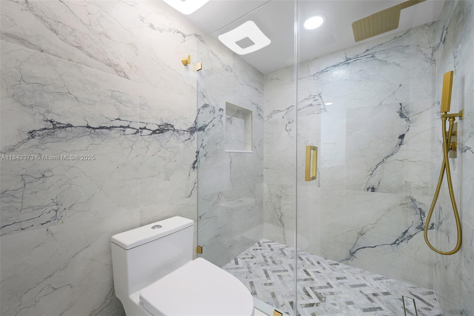 SOUTHPOINT CONDO - Residential