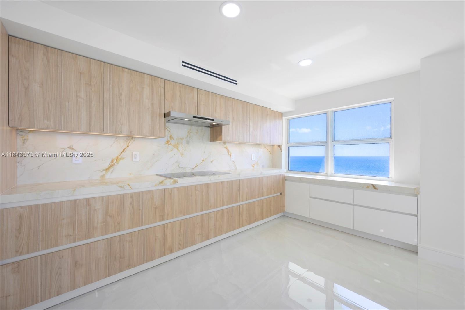 3410 Galt Ocean Dr PH2N, Fort Lauderdale, FL, 33308/$1,575,000 3 3410 Galt Ocean Dr PH2N