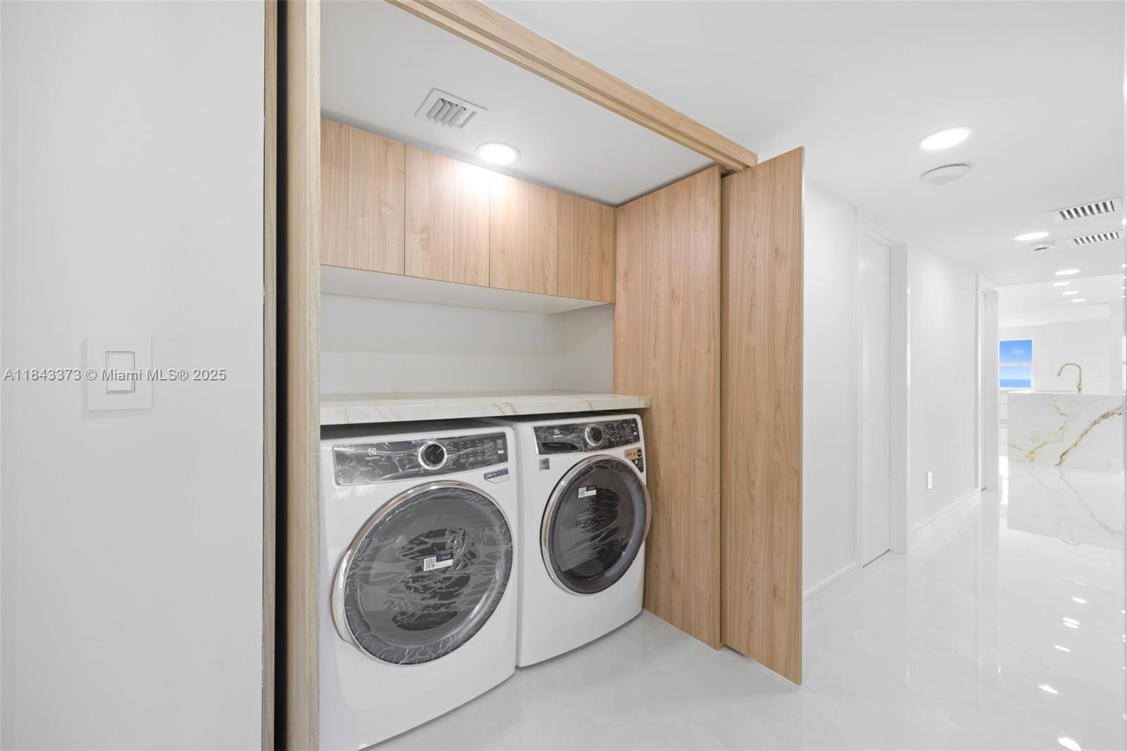 SOUTHPOINT CONDO - Residential