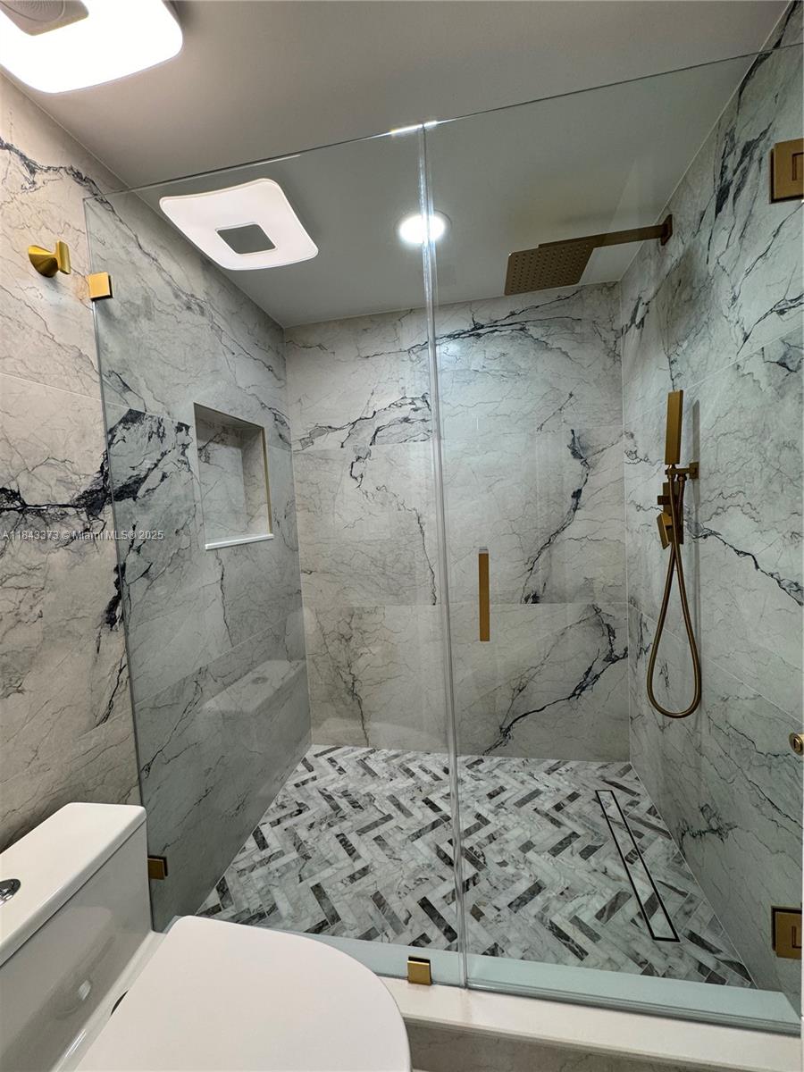 SOUTHPOINT CONDO - Residential