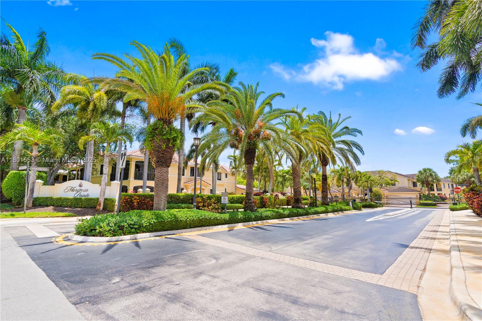 MARIPOSA POINTE AT WESTON - Residential
