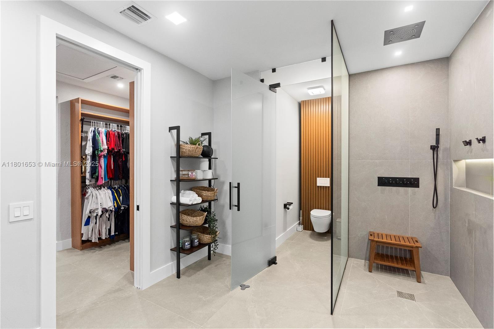 MARIPOSA POINTE AT WESTON - Residential