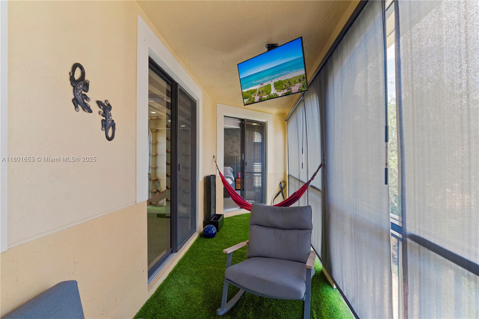 MARIPOSA POINTE AT WESTON - Residential