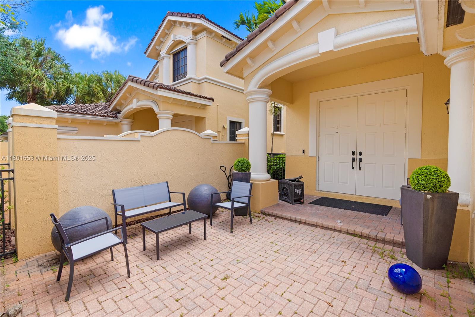 MARIPOSA POINTE AT WESTON - Residential
