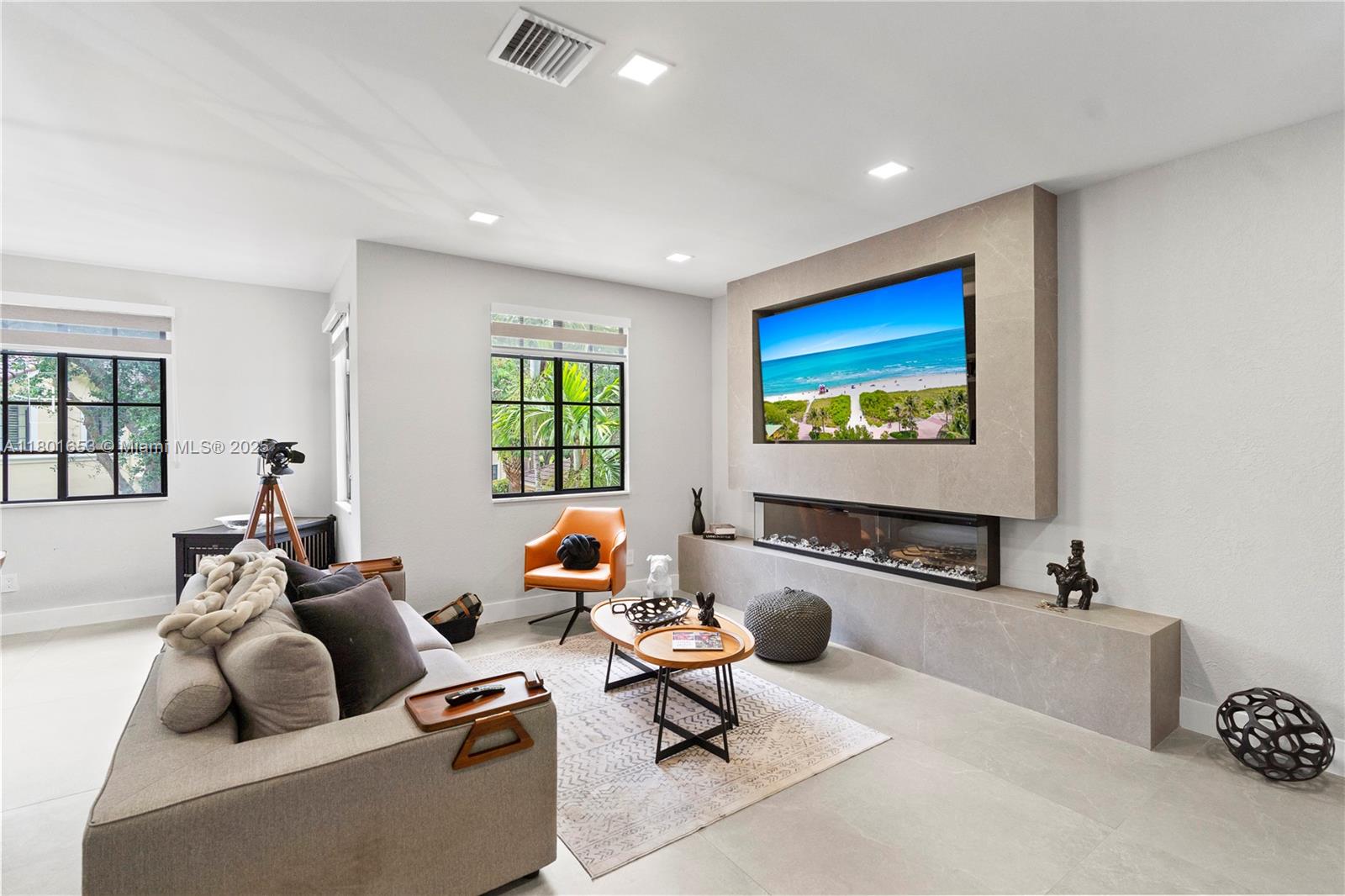 MARIPOSA POINTE AT WESTON - Residential