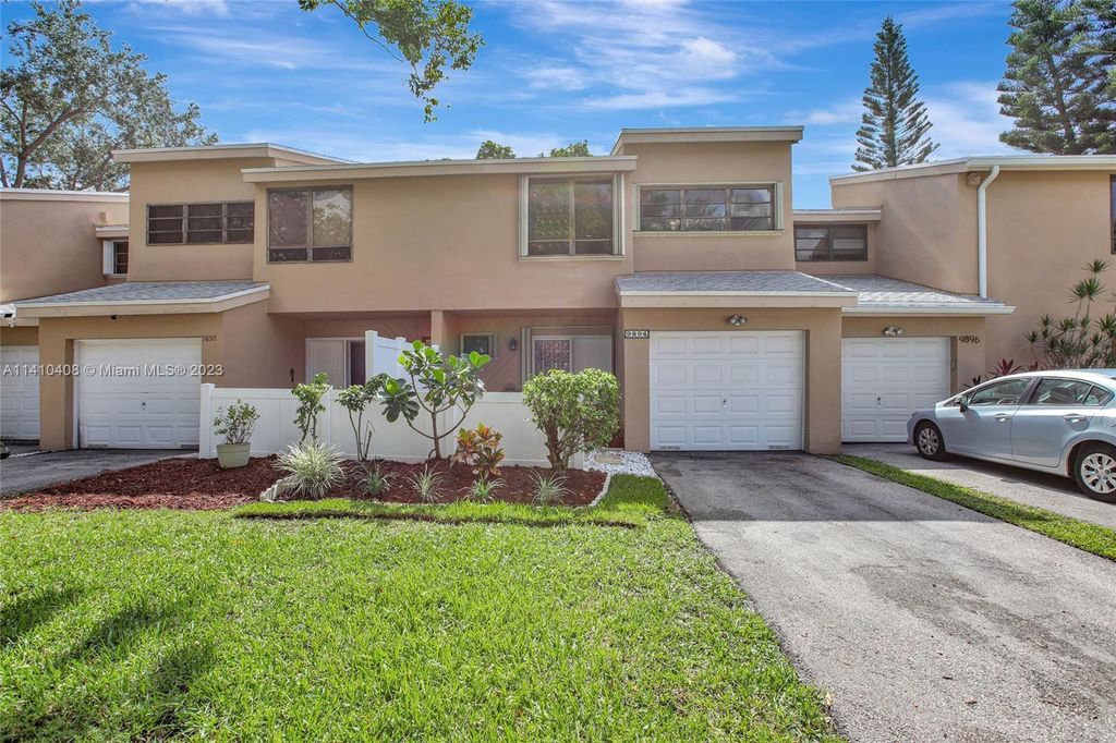 Photo of 9894 Fairway Cove Ln, Plantation, FL 33324 (MLS # A11410408)