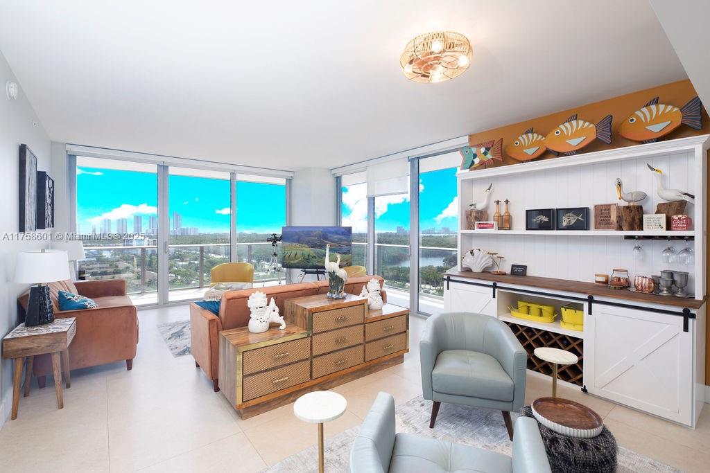 THE HARBOUR SOUTH CONDO - Residential