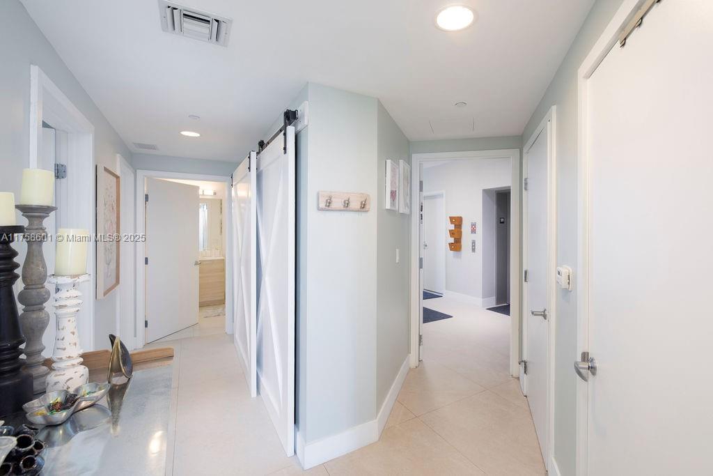 THE HARBOUR SOUTH CONDO - Residential