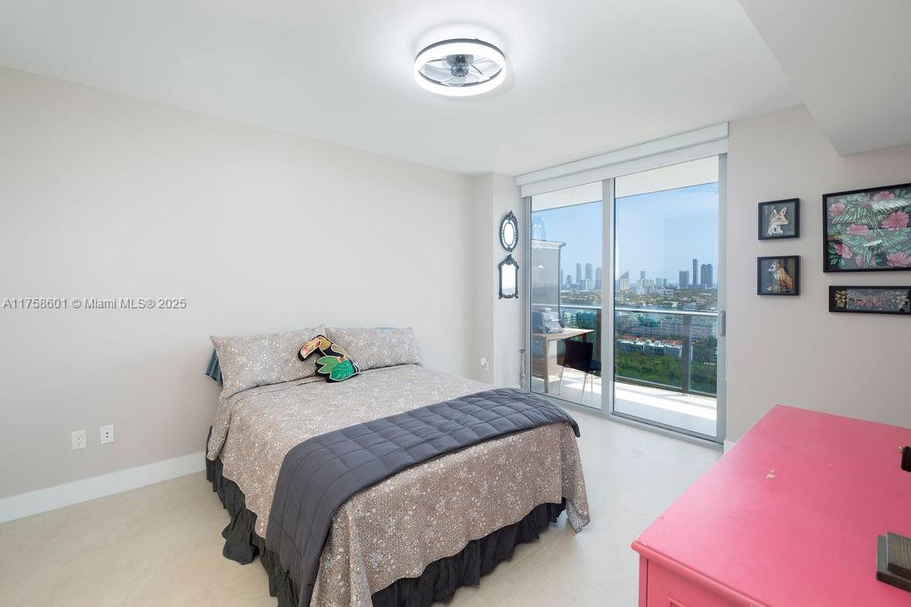 THE HARBOUR SOUTH CONDO - Residential