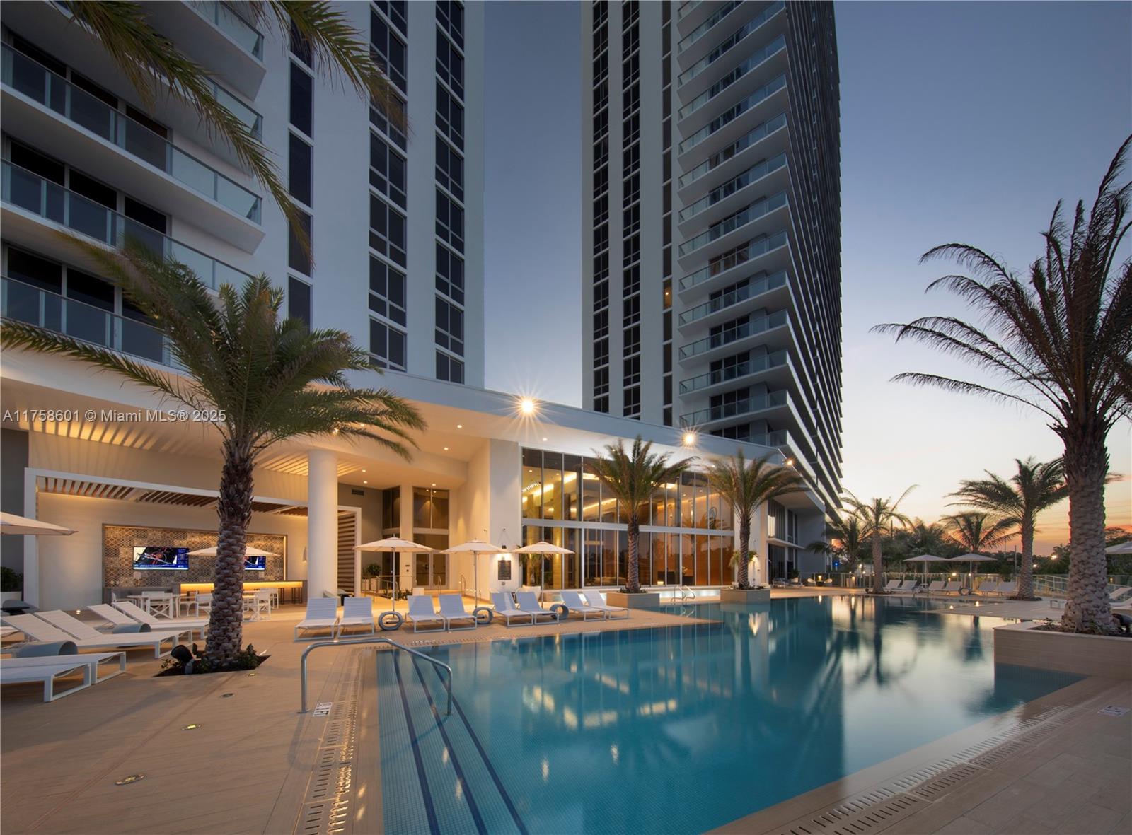 THE HARBOUR SOUTH CONDO - Residential