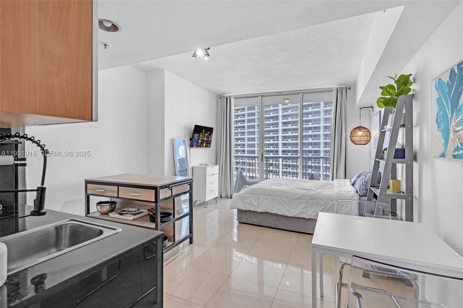 1750 N Bayshore Dr 1204