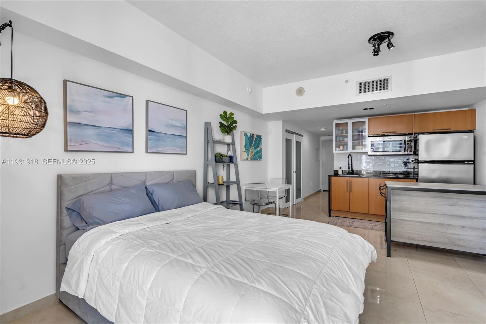 OPERA TOWER CONDO - Residential