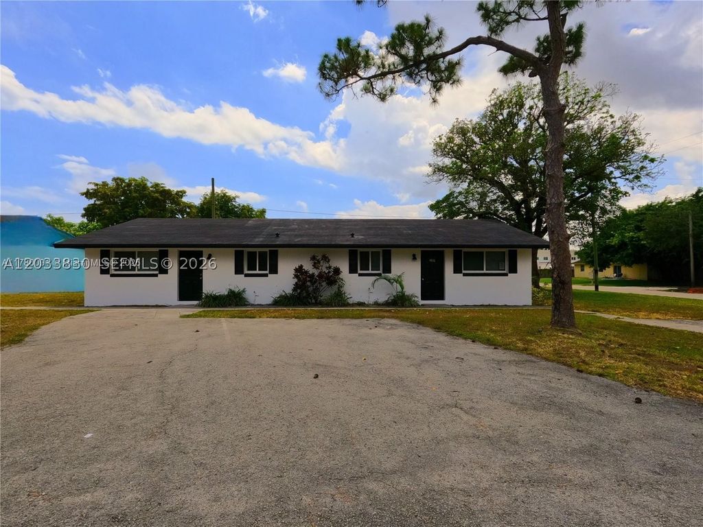 Photo of 4938 Serafica Dr #14, Lake Worth, FL 33461 (MLS # A12033830)