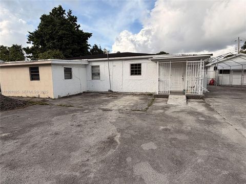 9285 NW 32nd Ct Rd Miami FL 33147