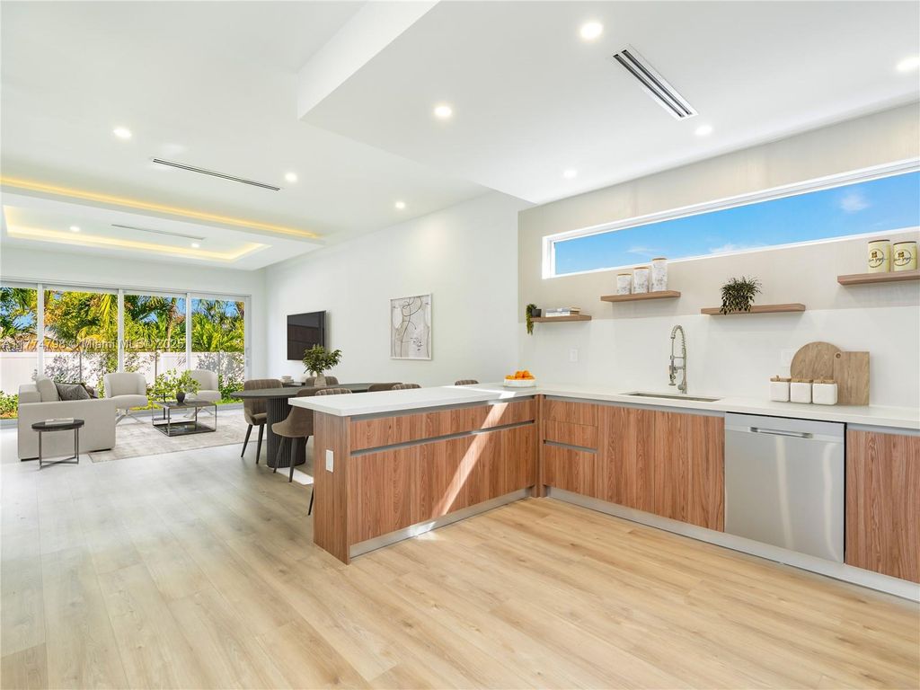 Photo of 1421 SW 24th Ct #2, Fort Lauderdale, FL 33315 (MLS # A11774798)