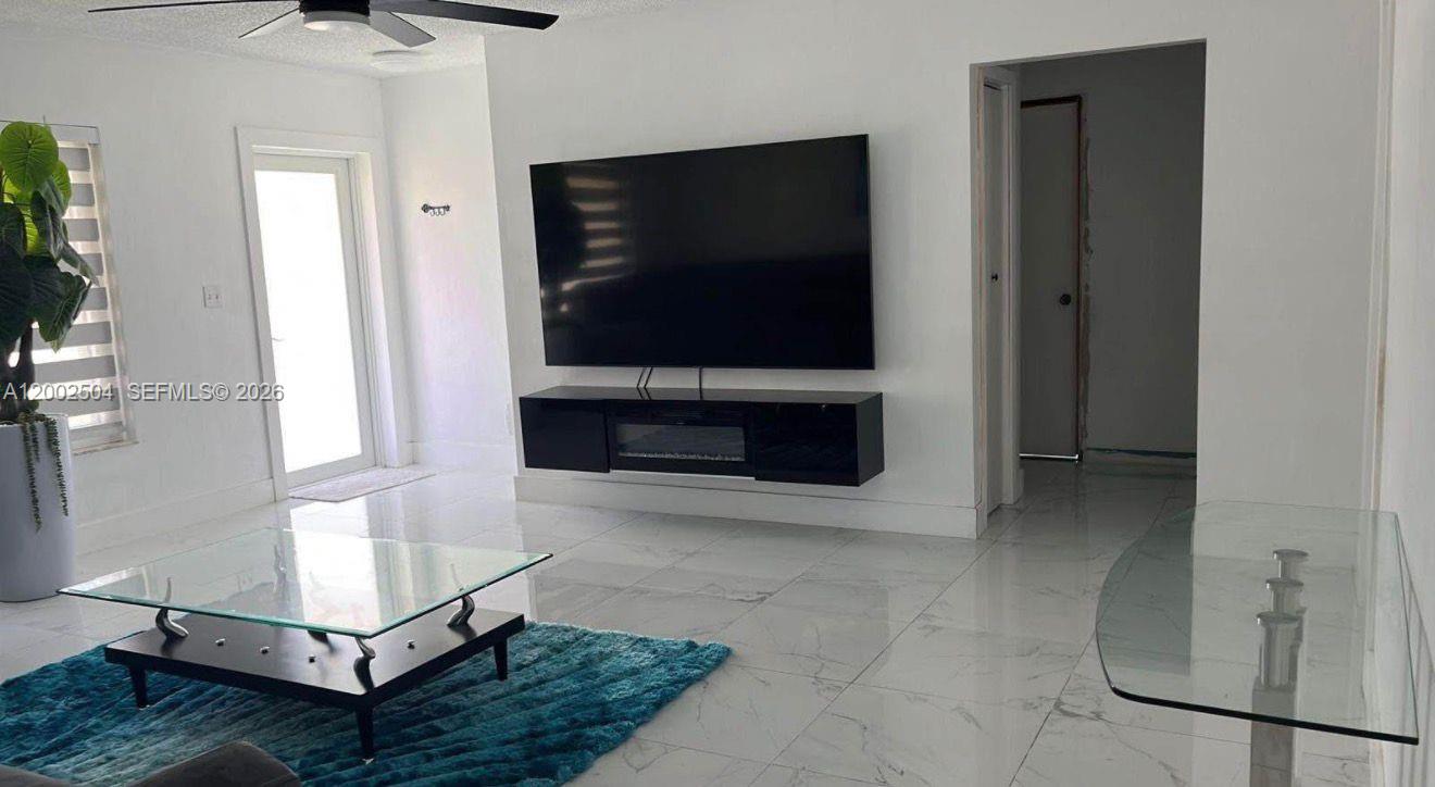 DRIFTWOOD PLAZA NO 3 - Residential Lease