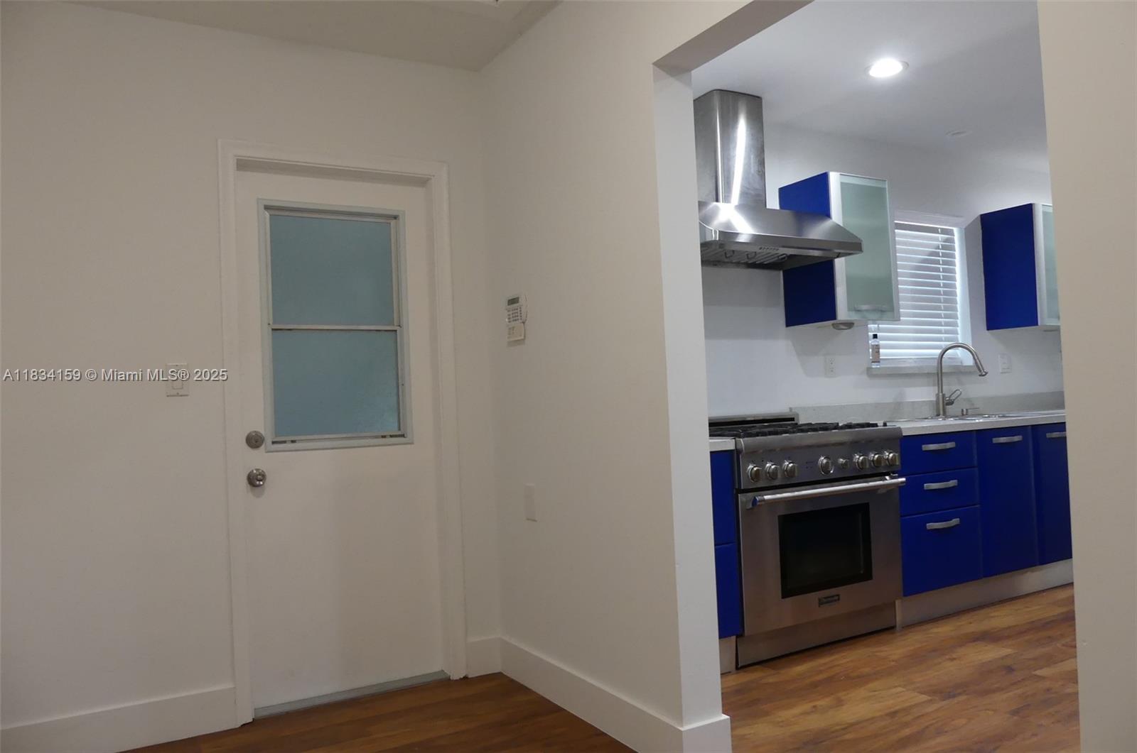 HOLLYWOOD GOLF ESTATES SE - Residential