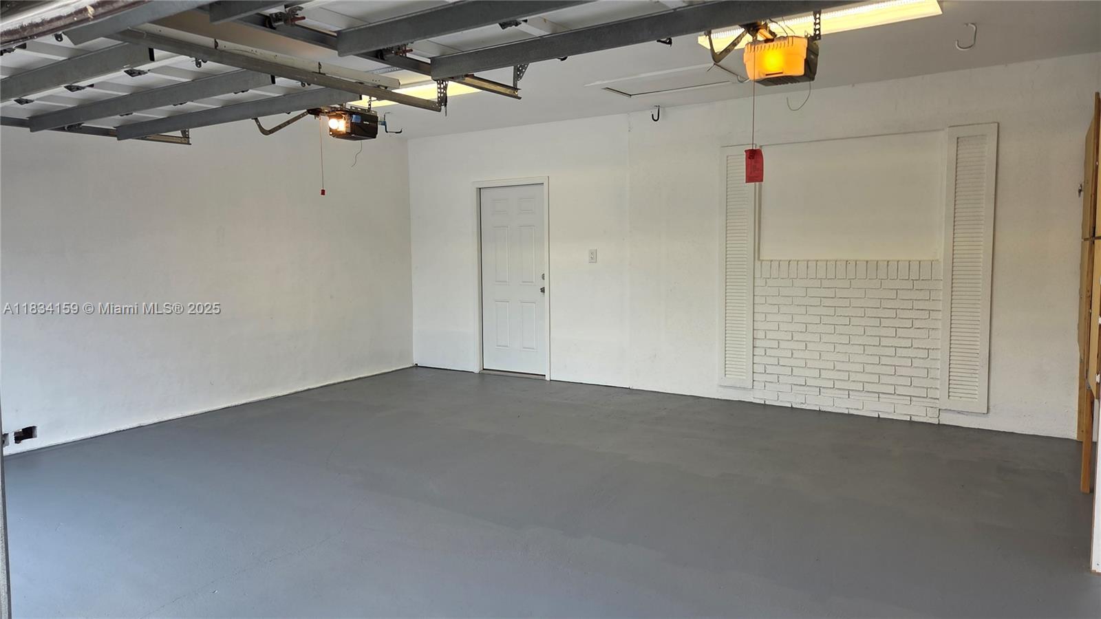 HOLLYWOOD GOLF ESTATES SE - Residential