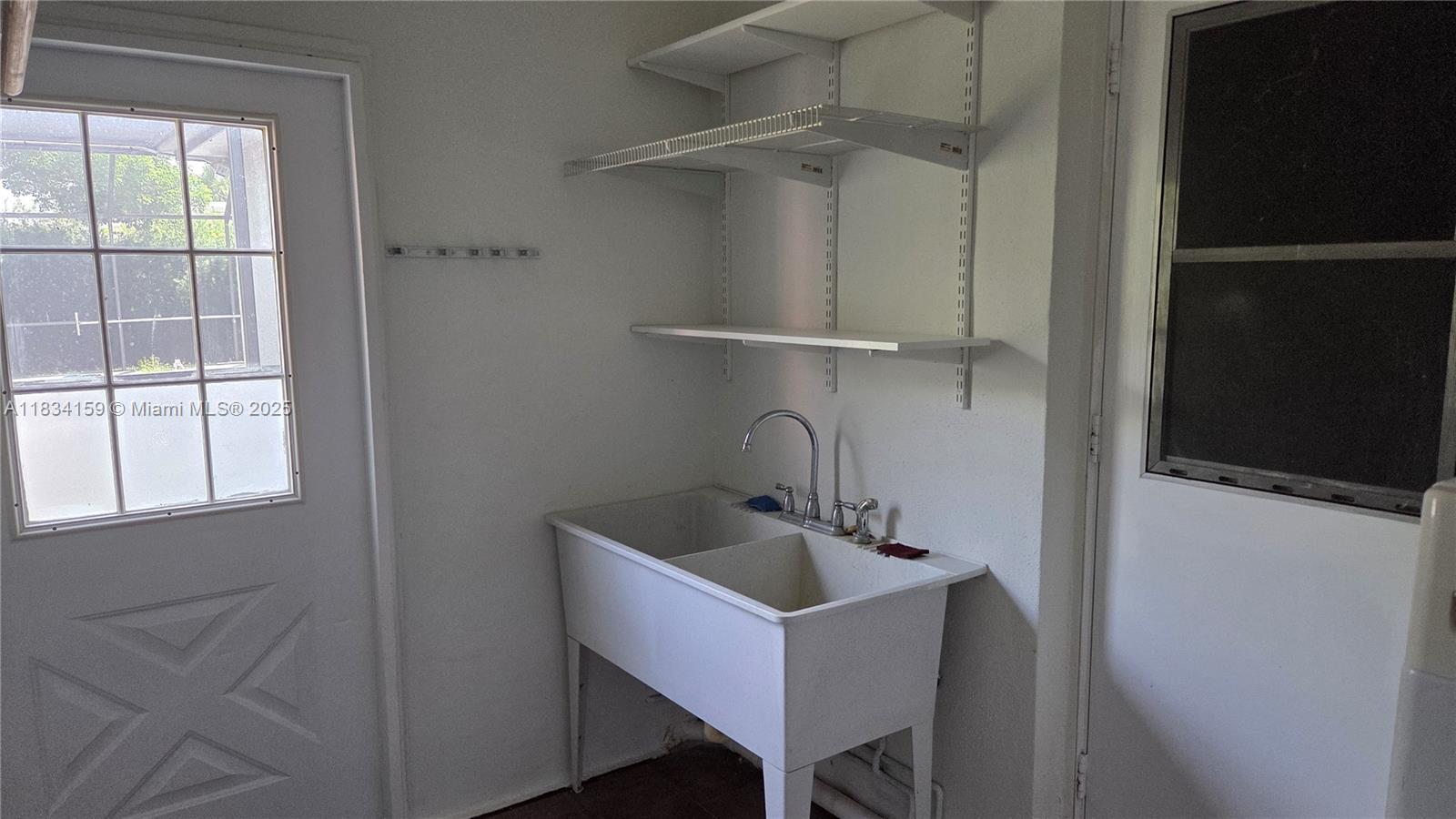 HOLLYWOOD GOLF ESTATES SE - Residential