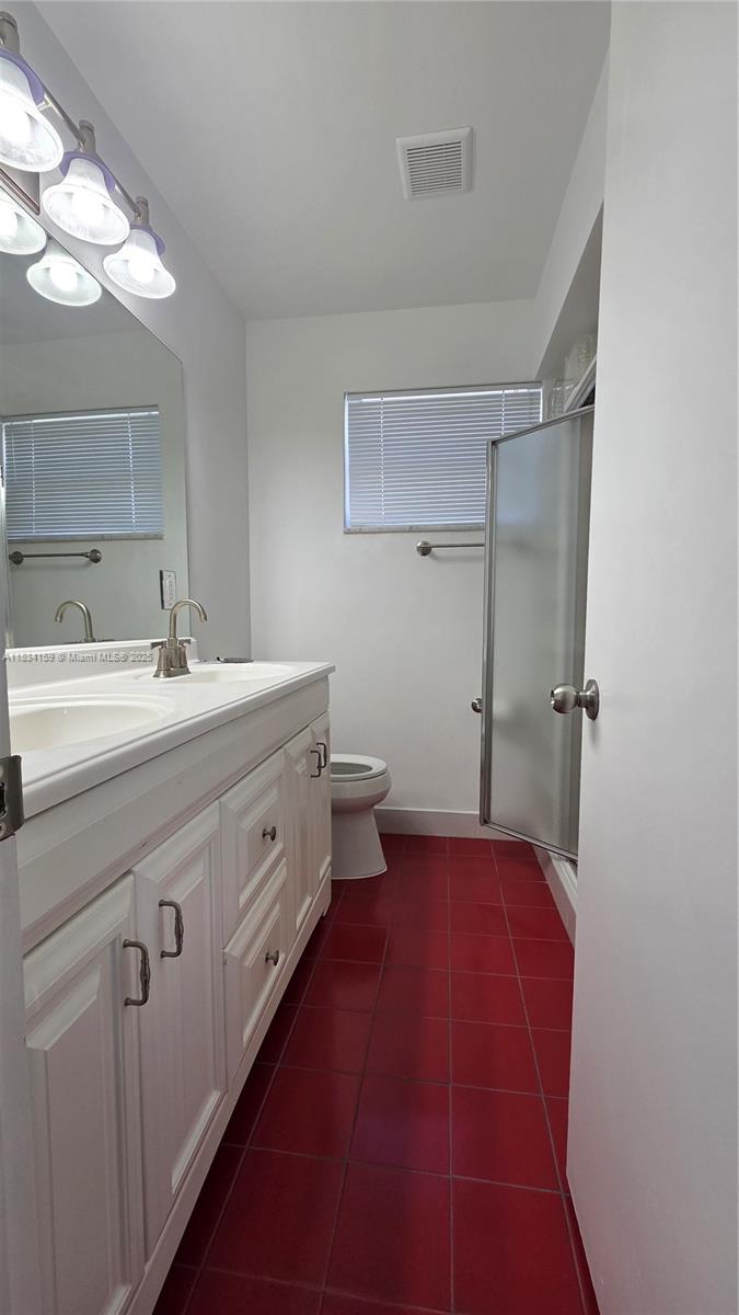 HOLLYWOOD GOLF ESTATES SE - Residential