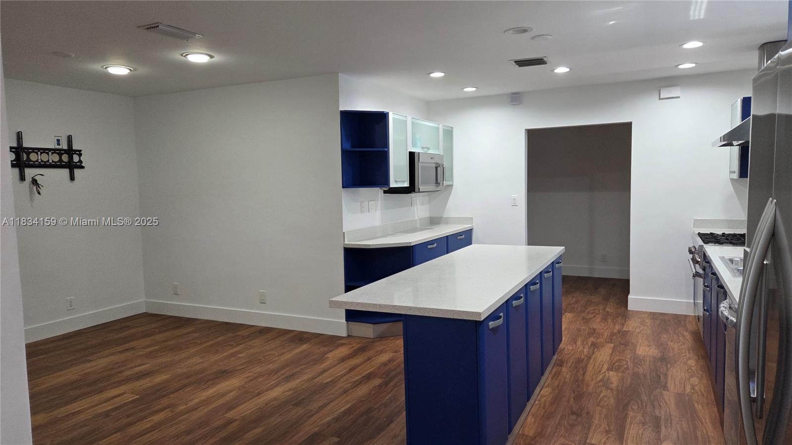 HOLLYWOOD GOLF ESTATES SE - Residential