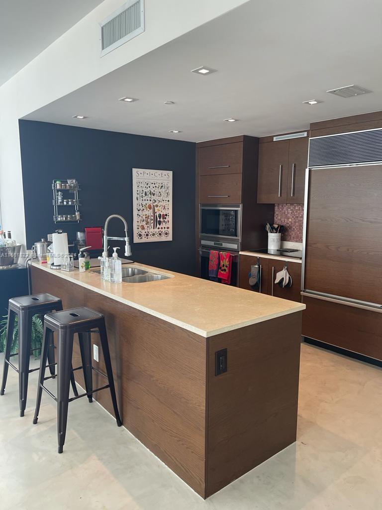 ICONBRICKELL CONDO NO 1 - Residential