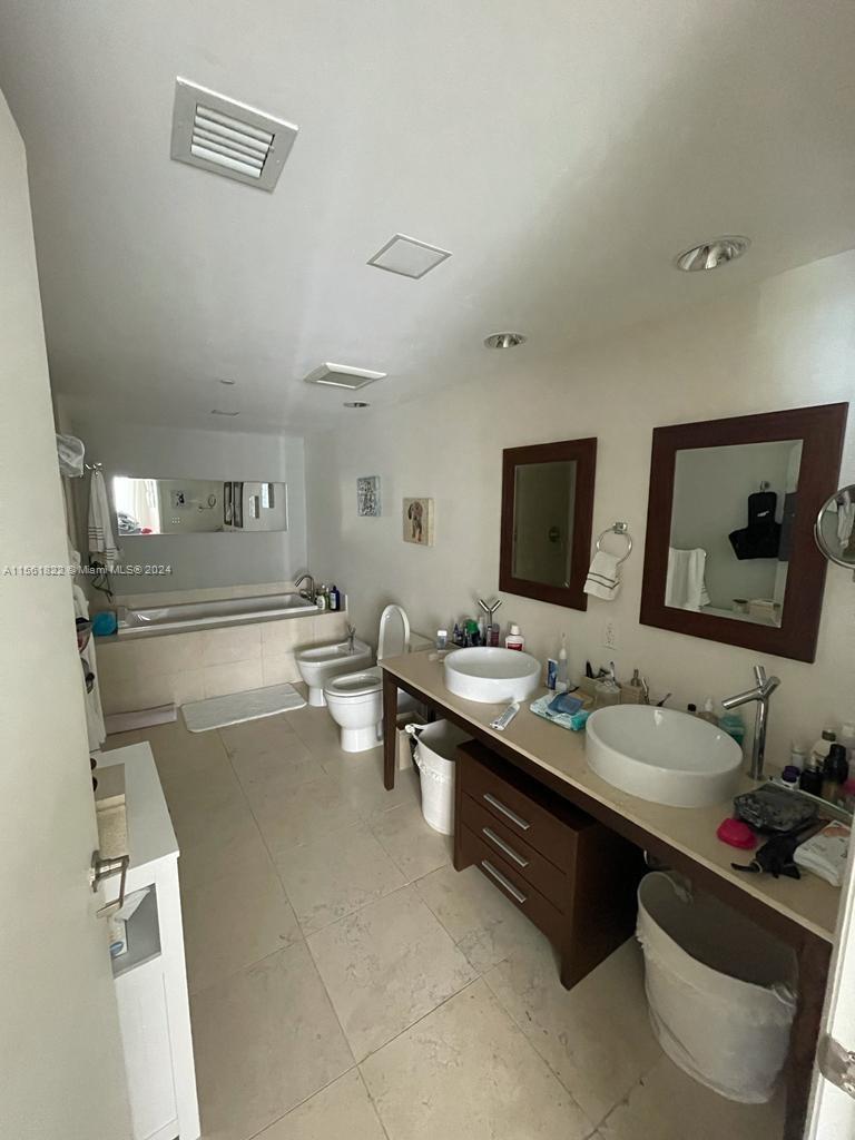 ICONBRICKELL CONDO NO 1 - Residential