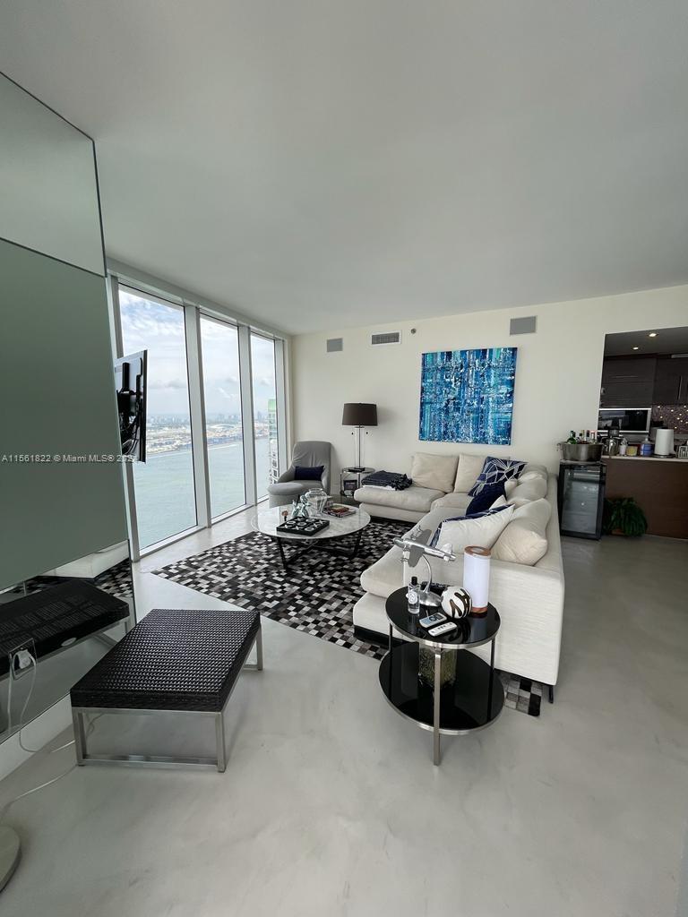 ICONBRICKELL CONDO NO 1 - Residential