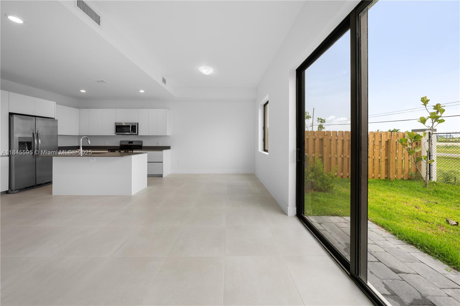 CENTURY PARK SQUARE - Residential