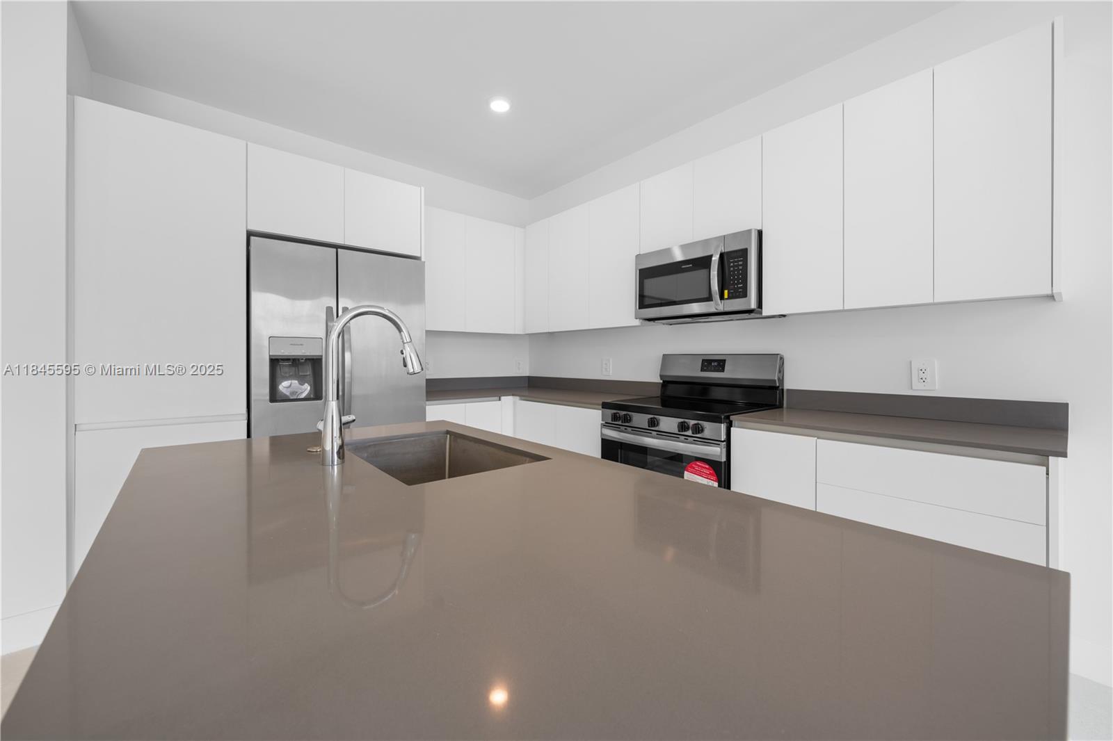 CENTURY PARK SQUARE - Residential