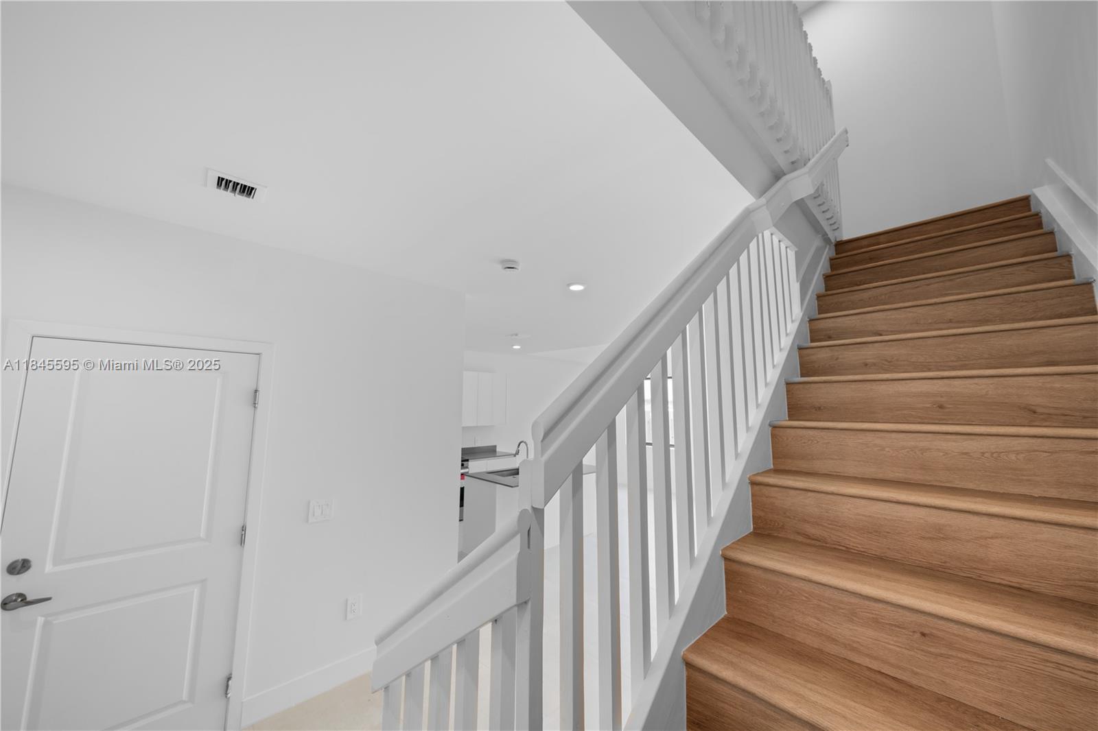 CENTURY PARK SQUARE - Residential