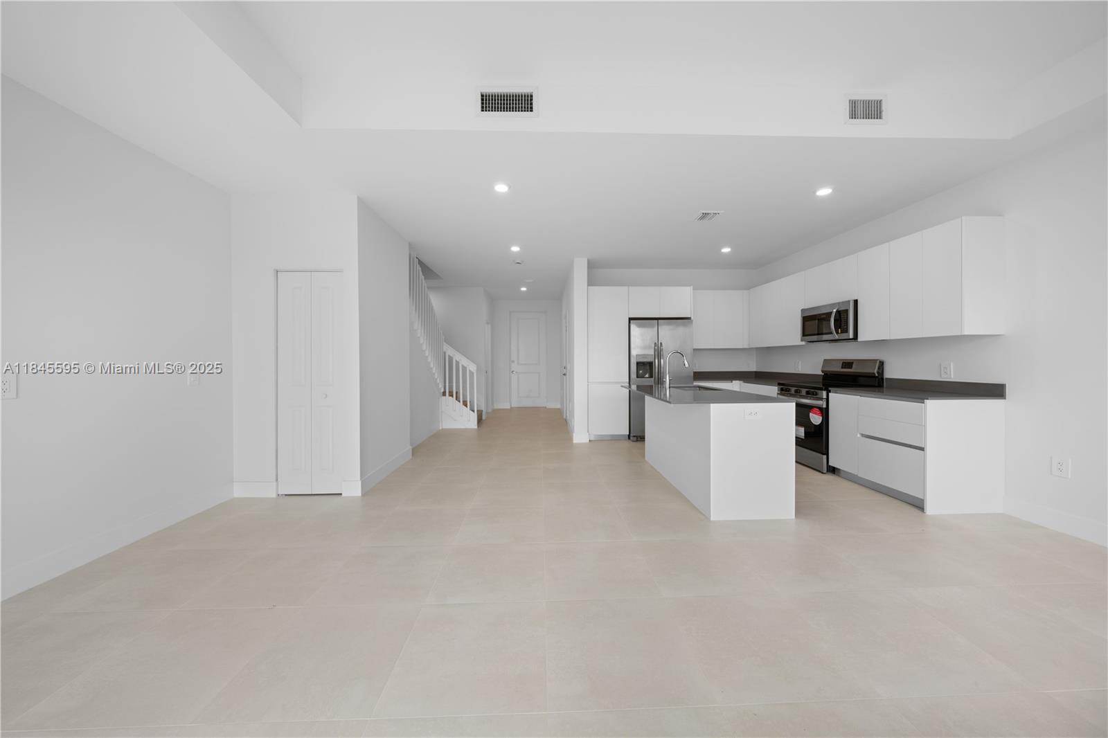 CENTURY PARK SQUARE - Residential