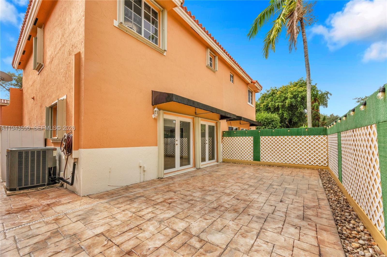 VILLAS OF BARCELONA - Residential