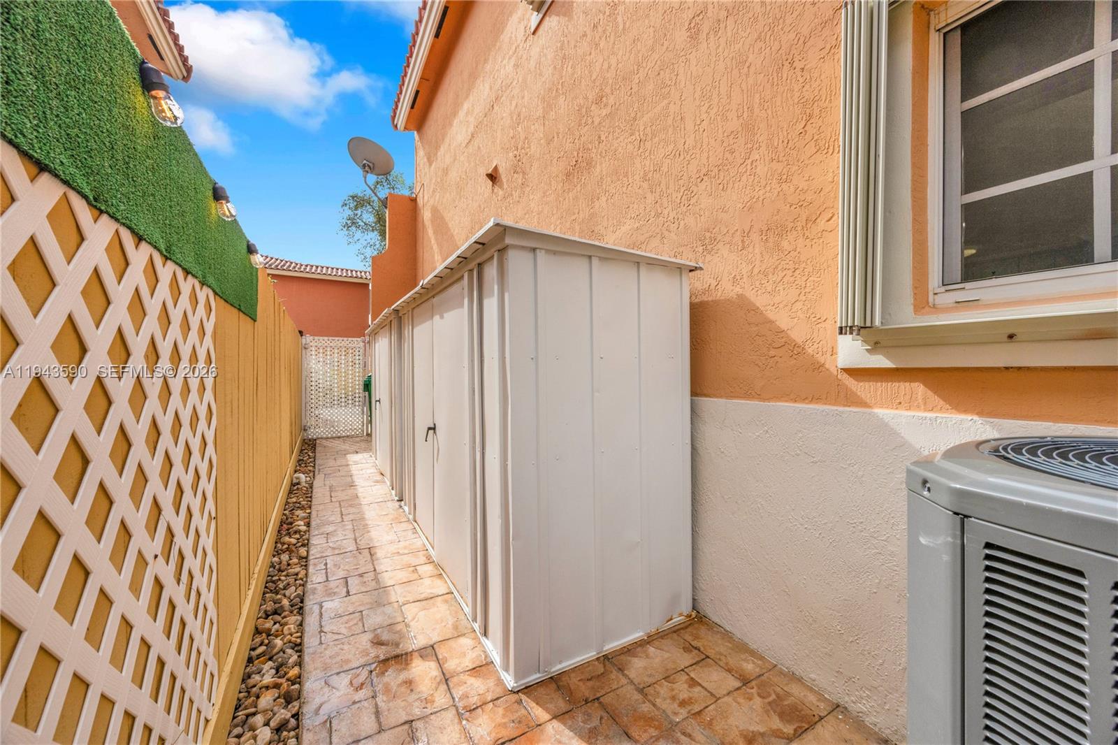 VILLAS OF BARCELONA - Residential