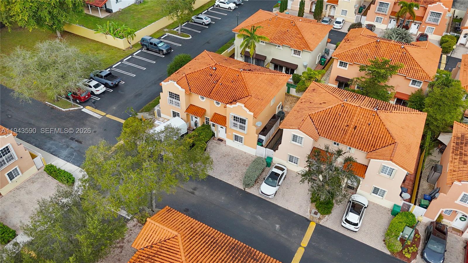 VILLAS OF BARCELONA - Residential