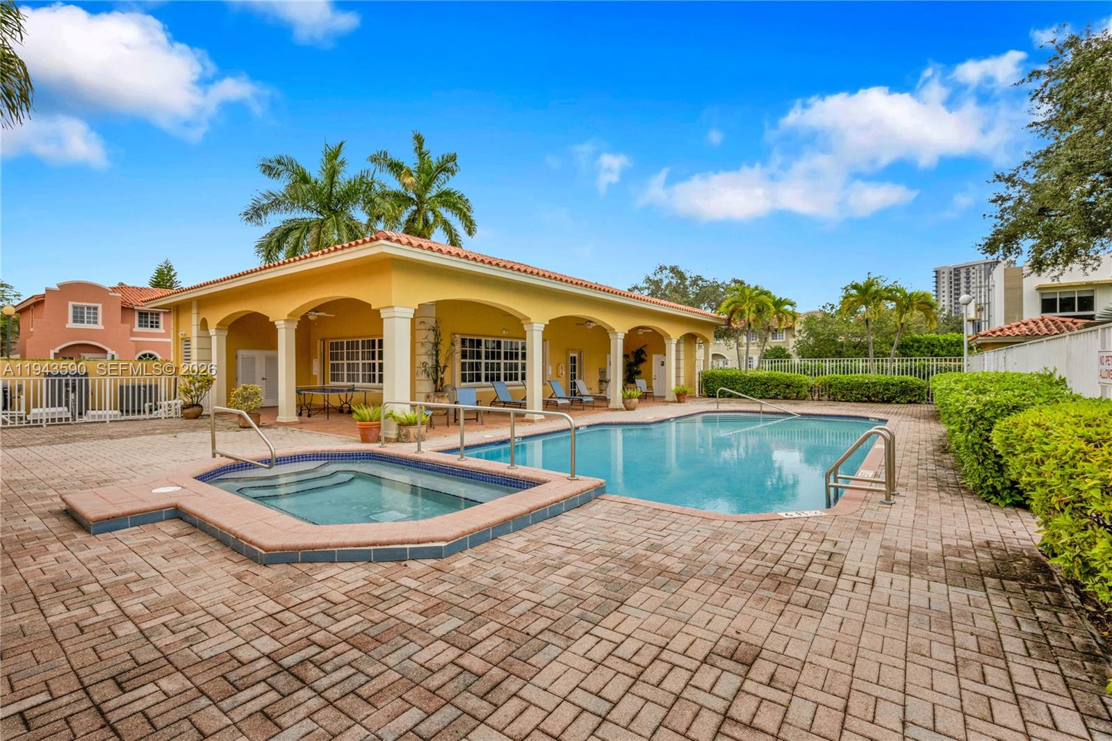 VILLAS OF BARCELONA - Residential