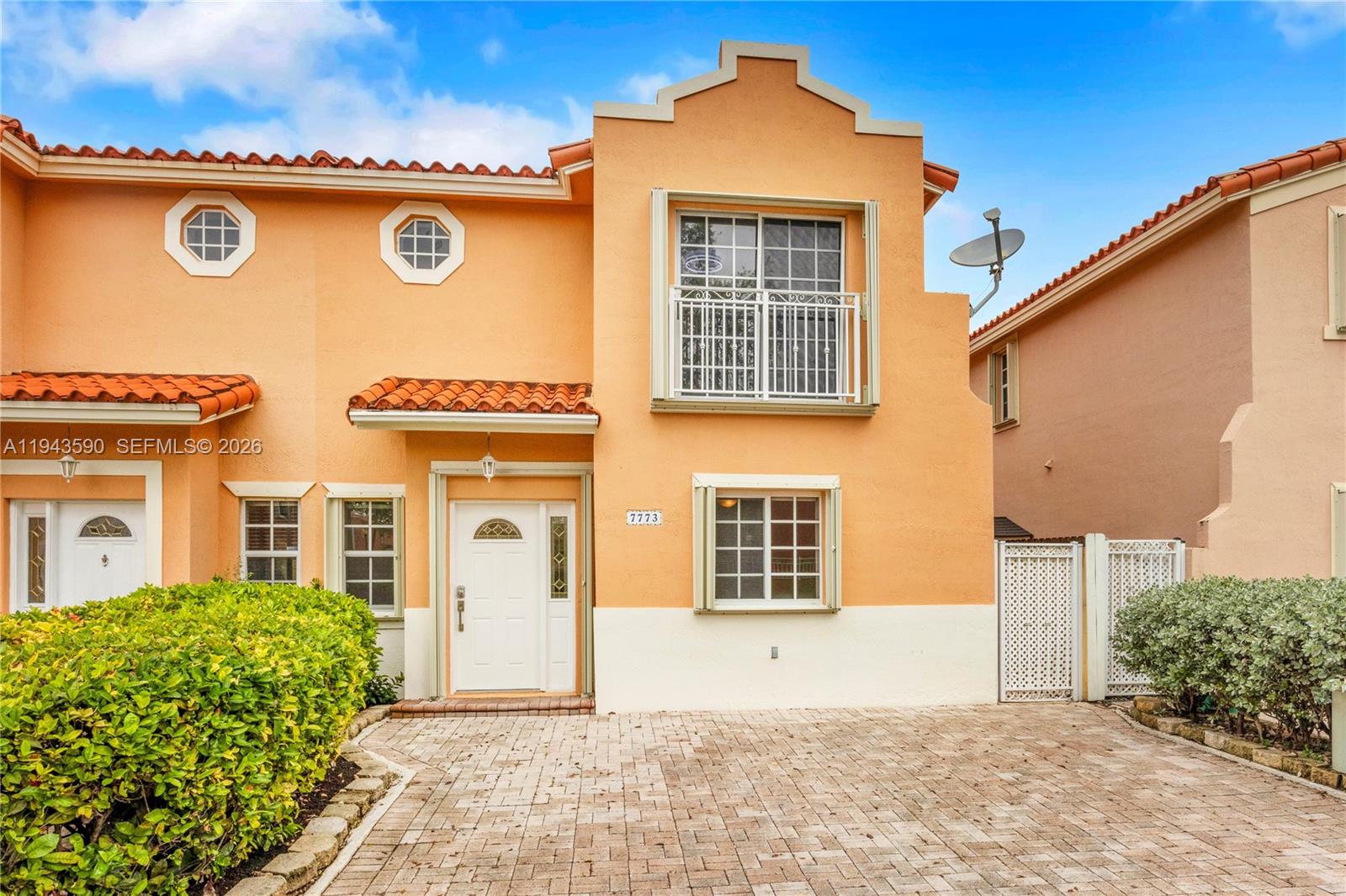 VILLAS OF BARCELONA - Residential